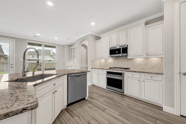 Building Photo - 7346 Enchanted Island Ln