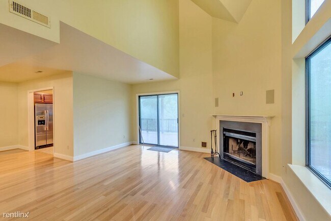 Building Photo - 3 br, 2 bath House - 1692 Royal Oak Court
