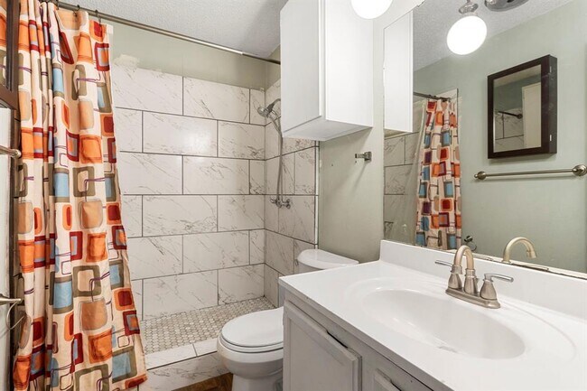 Foto del edificio - 88 Shady Bluff Dr