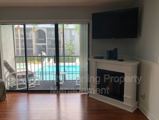 Foto del edificio - 1725 Pine Ridge Rd
