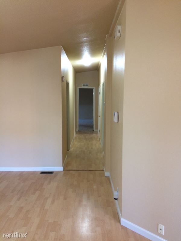 Foto del edificio - 1212 NE Mariners Loop