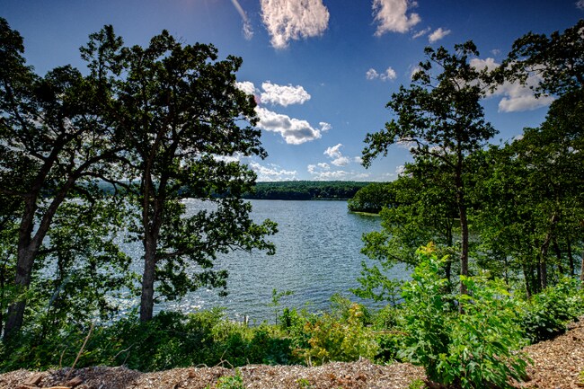 Foto del edificio - 20 Edgewater Cir