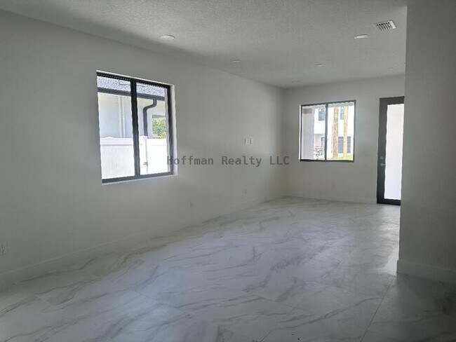 Foto del edificio - NEW Build 3-Bed, 3-Bath, 1 car garage Vill...