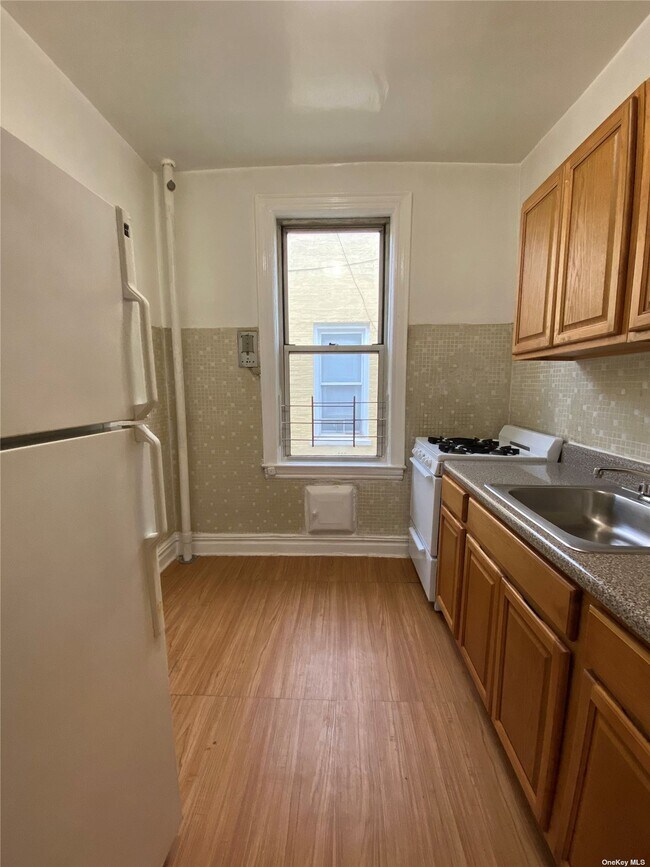 Building Photo - 34-30 28th St