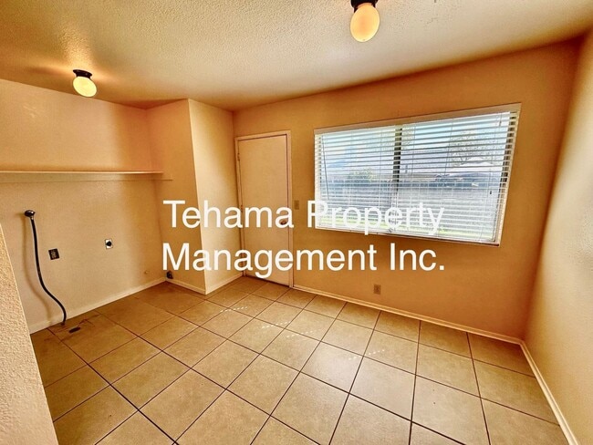 Foto del edificio - Cute 2 Bedroom 1 Bath Home w/ Large Backyard