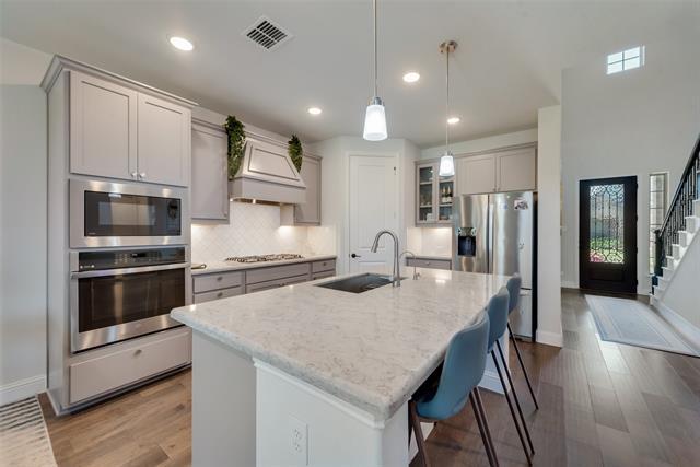 Foto del edificio - 2823 Silver Leaf Dr