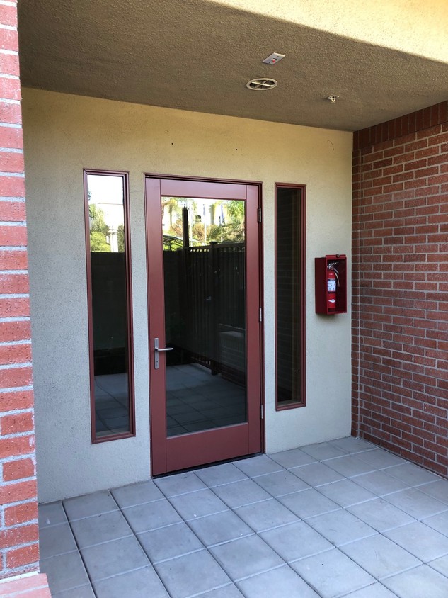 Primary Photo - 215 N Pomona Ave