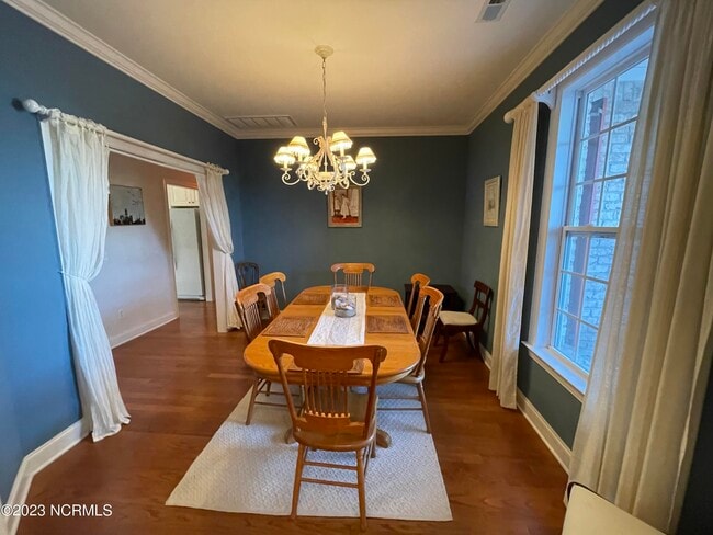 Building Photo - 745 Royal Bonnet Dr