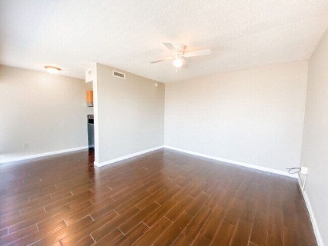 Foto del edificio - Treetop Living in the Heart of Highland Park