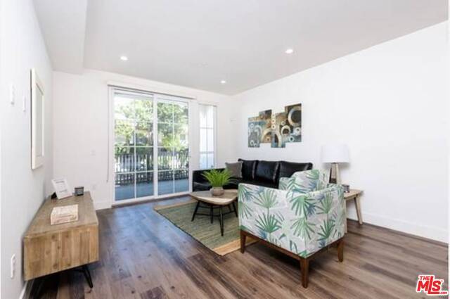 Foto del edificio - 1819 Kelton Ave