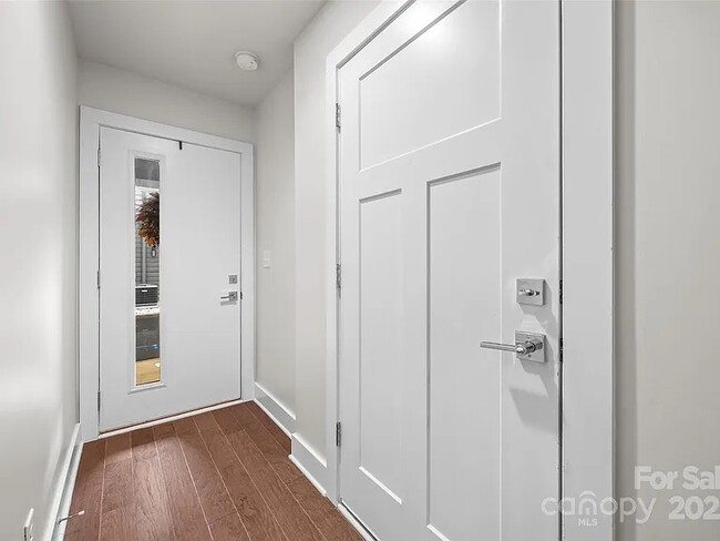 Building Photo - 4127 Bryant Terraces Dr