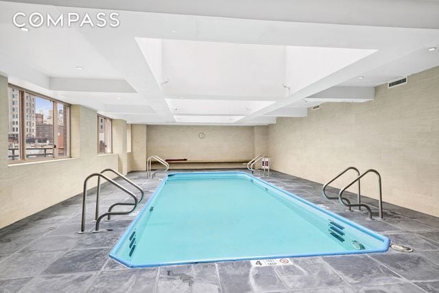 Foto del edificio - 350 E 82nd St