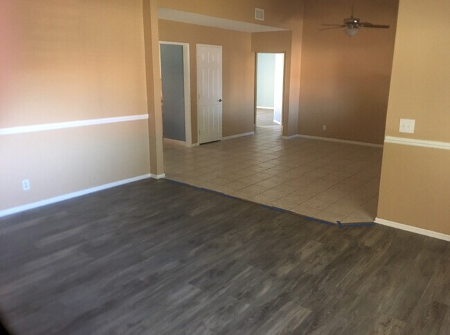 Building Photo - 830 Raft Ln