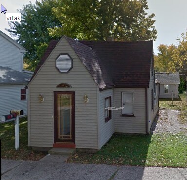 Foto principal - 107 E School St