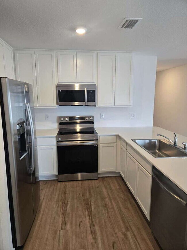 Foto del edificio - Welcome to your brand-new home in the Mallard Landing conveniently located to NAS Pensacola! INTE...