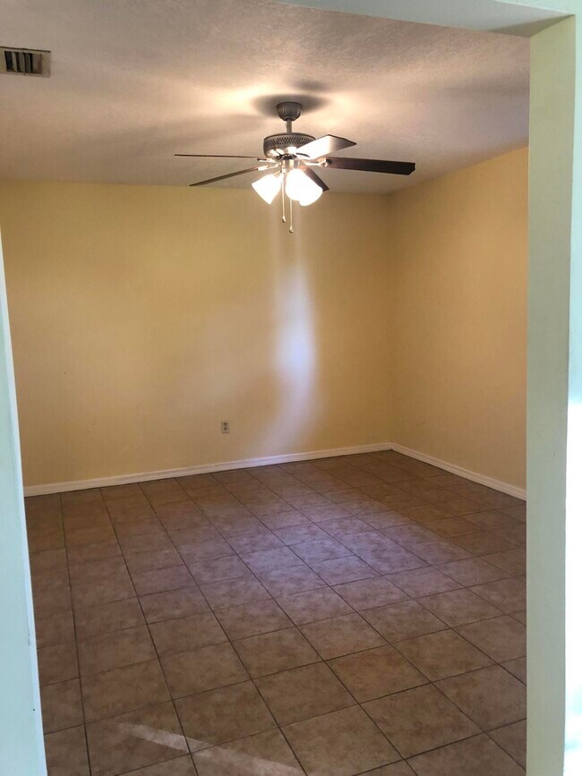 Foto del edificio - 7805 Penny Ln