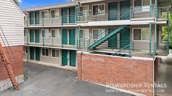 Foto del edificio - 1827 Harris St