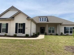 Building Photo - 136 Rosemary Ayers Dr