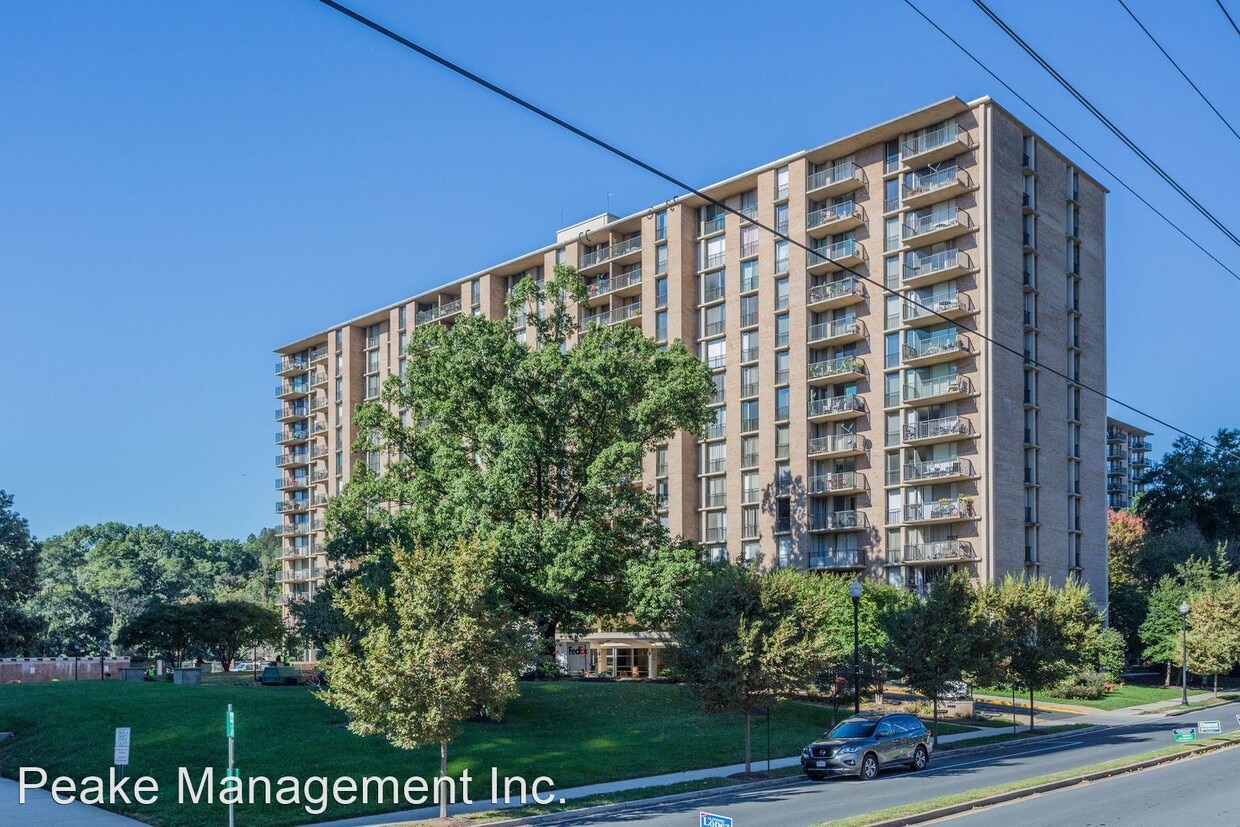 1 br, 1 bath House 4600 S. Four Mile Run... House for Rent in