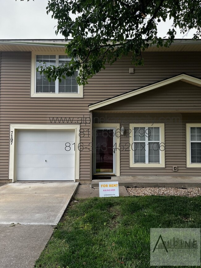 Building Photo - Spacious, Garage, Vouchers Considered!