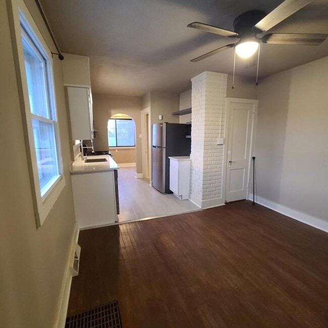 Building Photo - 317 Dunnwood Dr