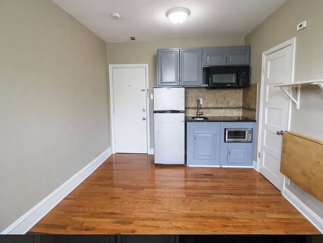 Photo - 920 S St Bernard St Apartment