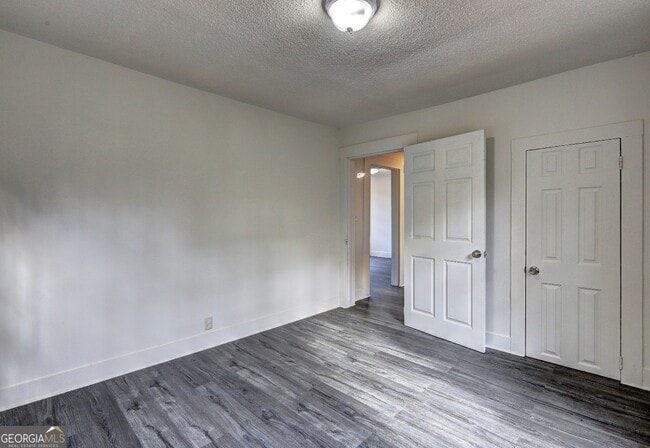 Building Photo - 3731 Bloomfield Dr