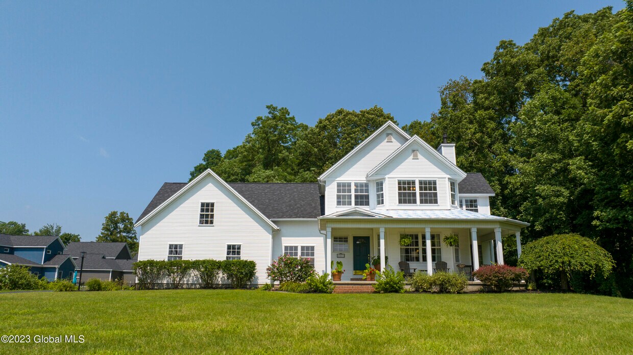 Foto principal - 663 Crescent Ave