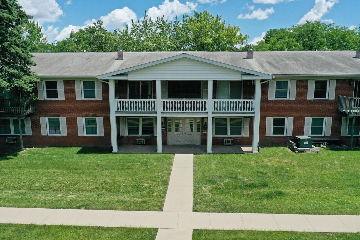 Lakewood Hills Apartments Apartments in Coralville, IA