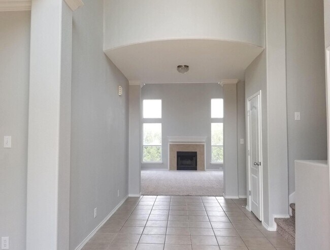 Building Photo - Spacious 4 bedroom home in Stone Oak!