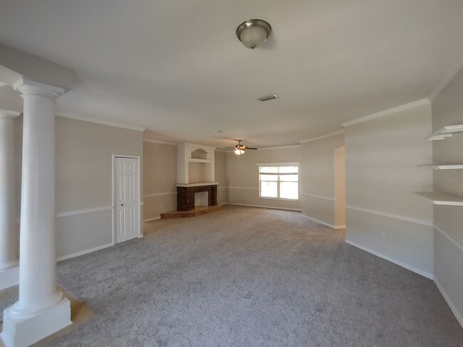 Building Photo - Quail Hollow Upgraded Single Family 4 bedr...
