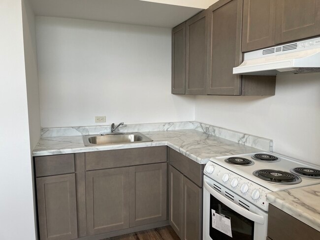 Building Photo - 3400 Main St