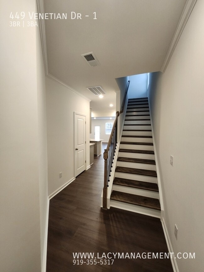 Foto del edificio - 449 Venetian Dr