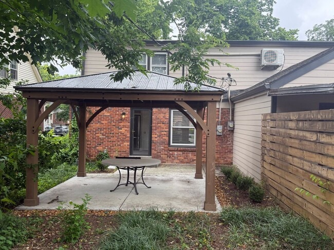 Building Photo - 2815 Acklen Ave