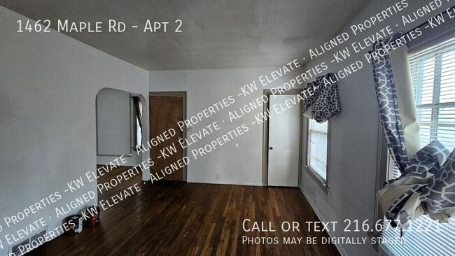 Building Photo - 1462 Maple Rd