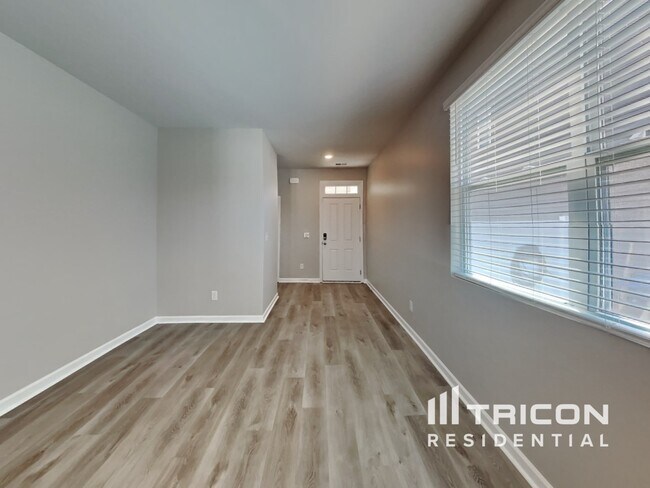 Building Photo - 1068 Pepper Stone Dr