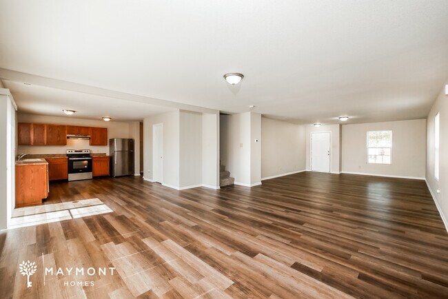 Building Photo - Spacious Home in Indy!