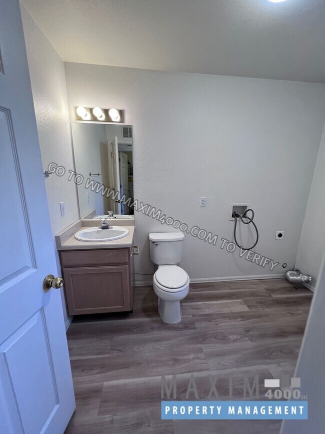 Foto del edificio - 2150 COLLEGE PLACE #47