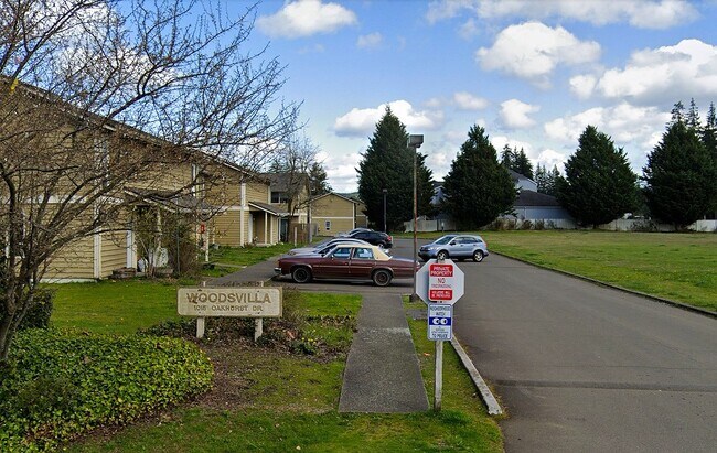 Foto del edificio - 1015 Oakhurst Dr