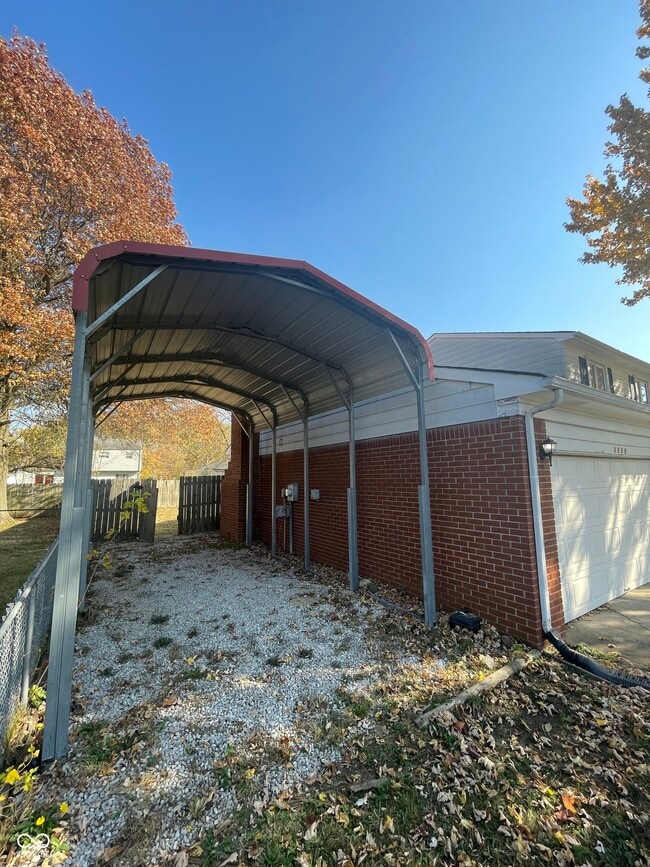 Building Photo - 1529 N German Church Rd
