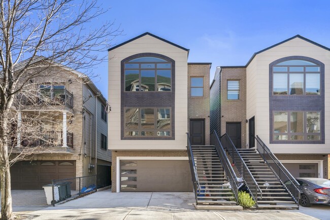 Building Photo - 6110 Fillmore Pl