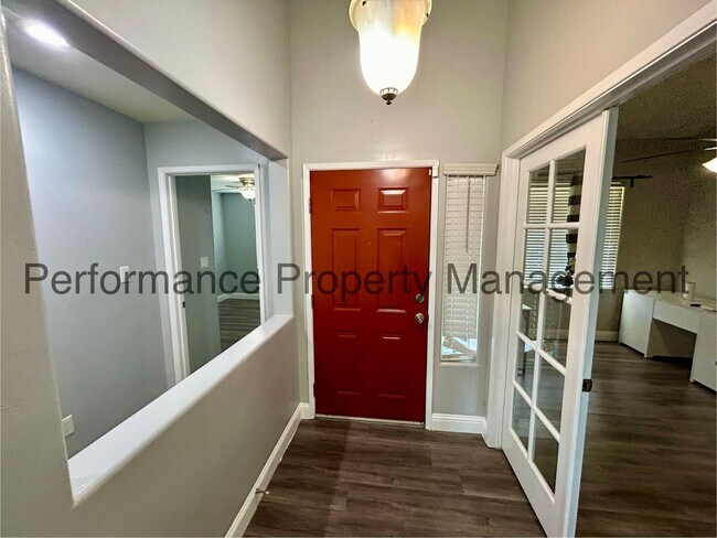 Foto del edificio - Stunning 4 Bed/2 Bath in SW Bakersfield w/...