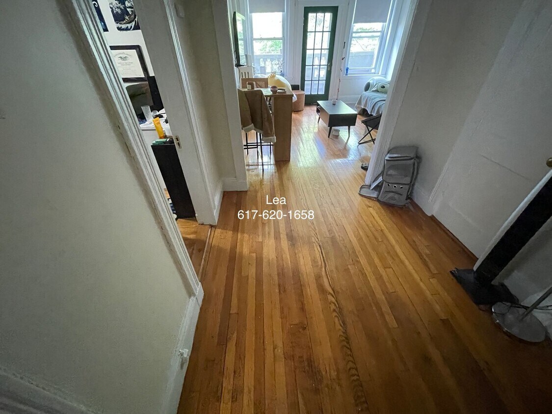 Primary Photo - NO BROKER FEE!!! SEPT Sweet 2bed in Bright...