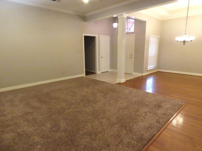 Foto del edificio - COMING SOON! Whitehouse! Gorgeous 4 Bedroom, 2 Bath Home