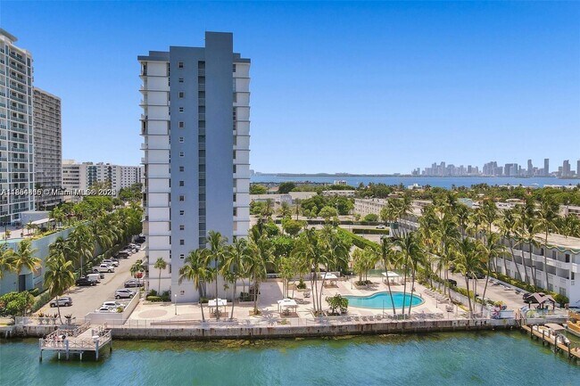 Foto del edificio - 1865 79th Street Causeway