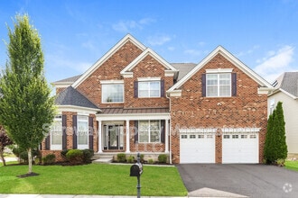 Building Photo - 17 Greylynne Dr