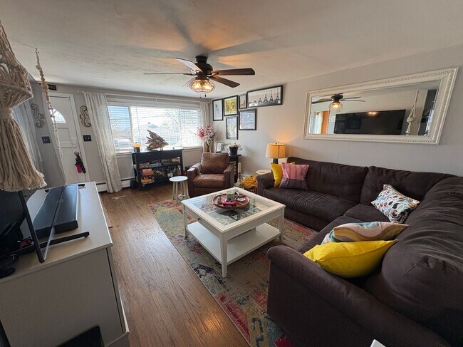 Building Photo - 82 Parker Ave