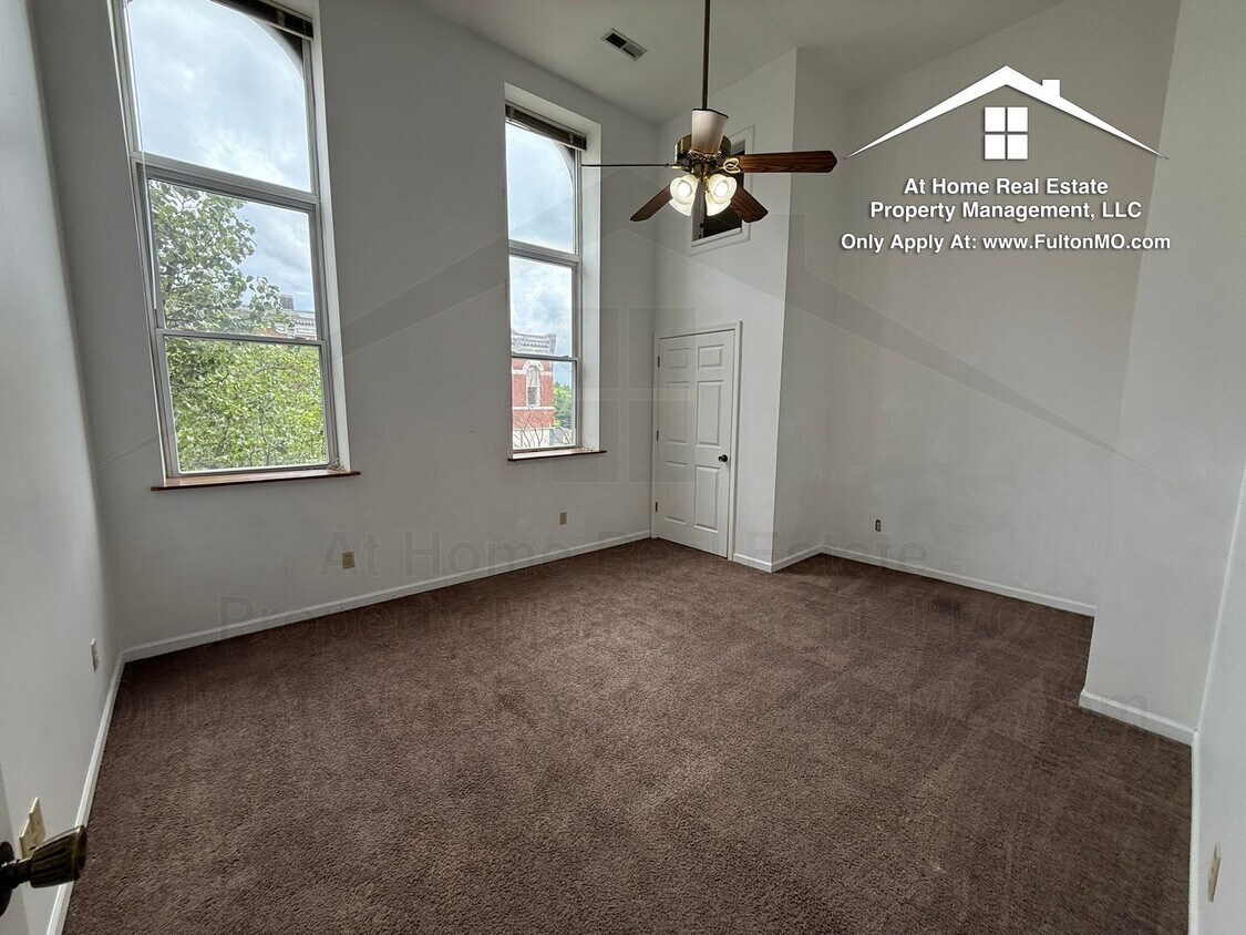 Foto principal - 13 W 5th St