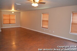 Foto del edificio - 443 Bluegrass Creek