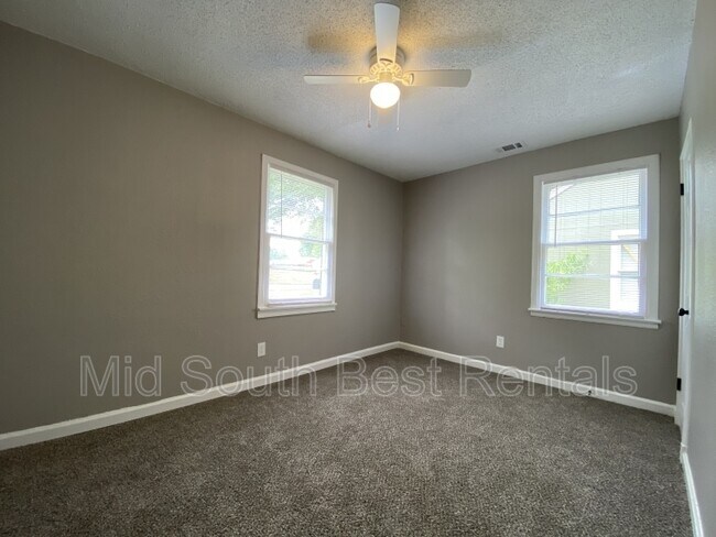 Foto del edificio - 2204 Labelle St